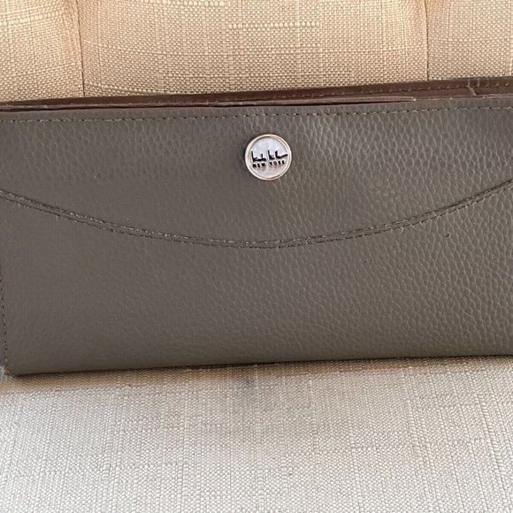 Nicole by Nicole Miller Handbags - Nicole Miller Women Wallet Clutch Gray Leather Purse Card Holder Long Wallet